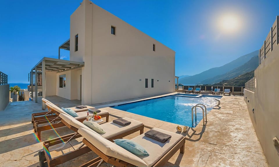 Patio, Mountain view, Pool view, Swimming pool, sunbed