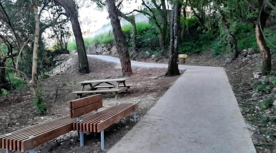 Nearby landmark, Natural landscape, Garden