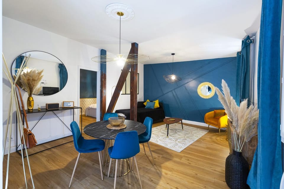 Living room, Dining area