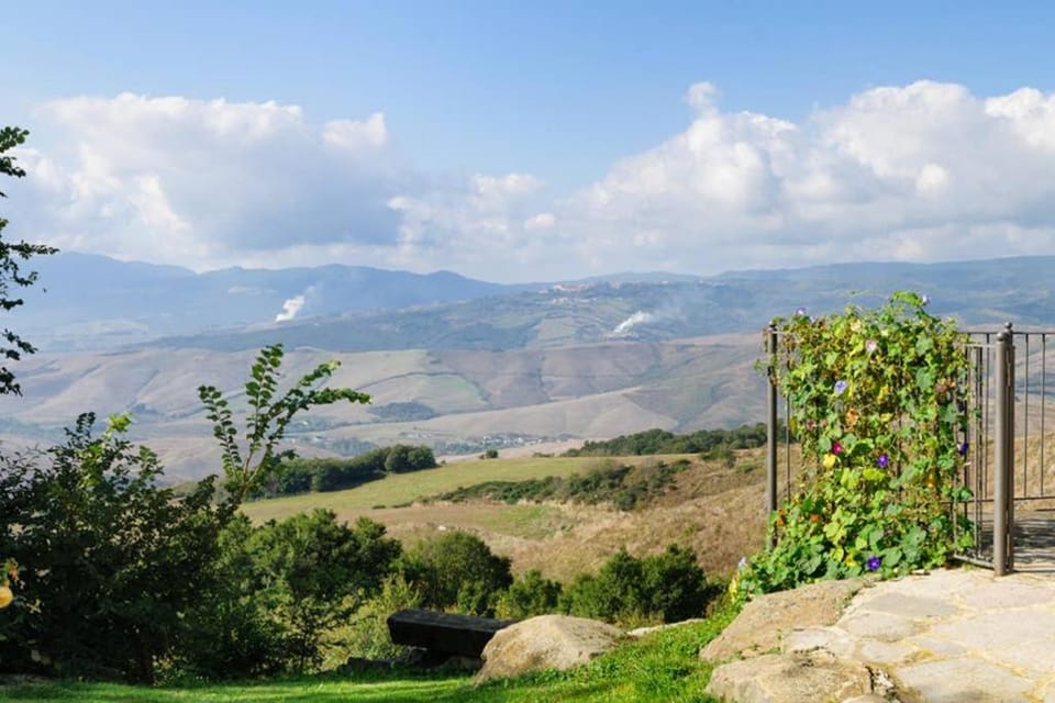 View (from property/room), Landmark view, Mountain view