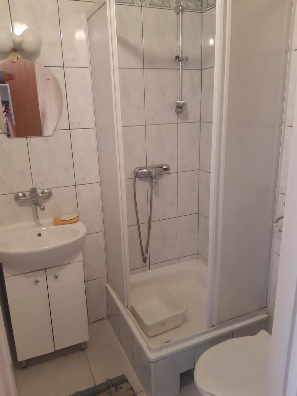 Shower, Toilet