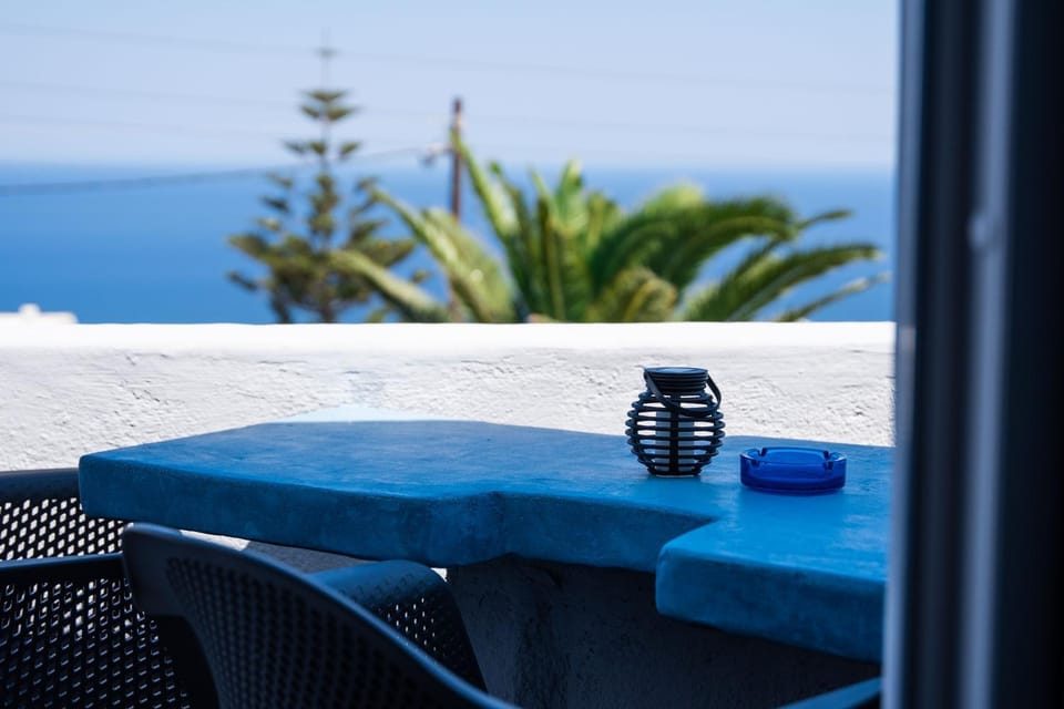 Balcony/Terrace, Decorative detail, Sea view, Street view