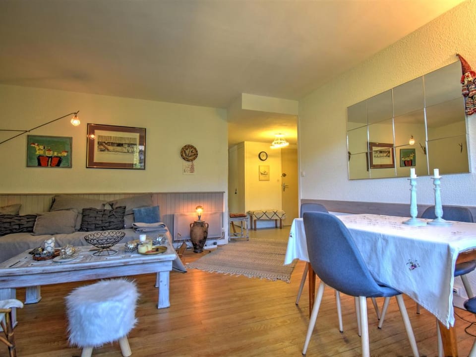Appartement charme, proche centre, balcon vue - FR-1-524-97 Apartment in Montriond