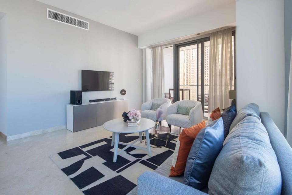 Frank Porter - Trident Grand Apartment in Dubai