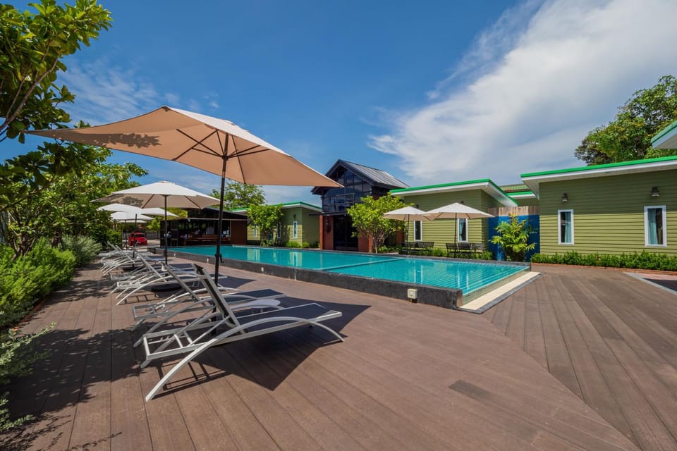 Swimming pool
