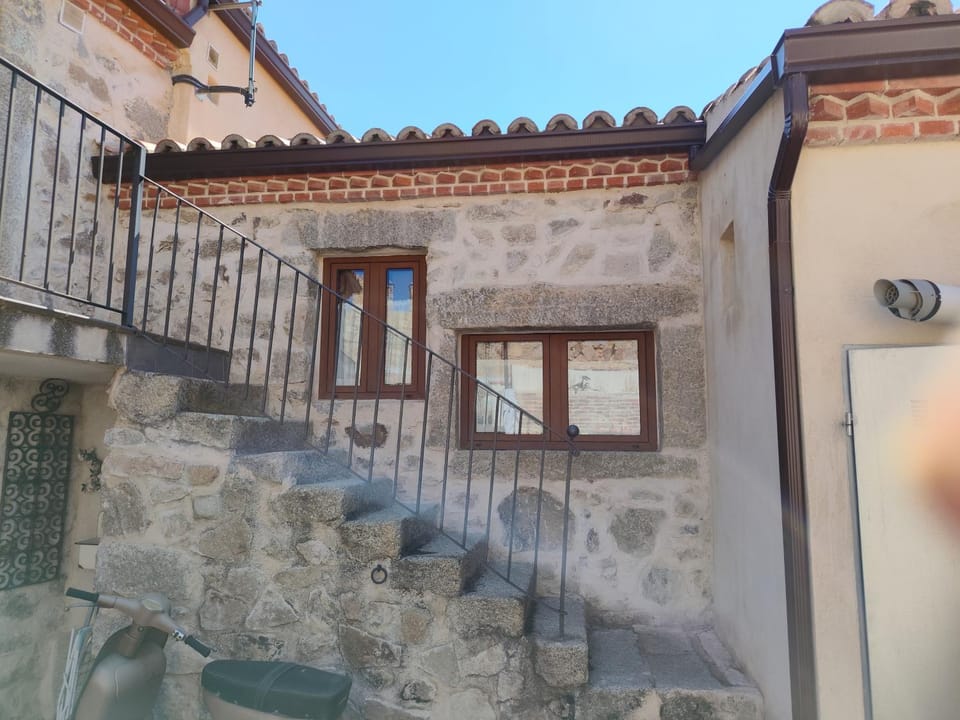Casas del Castillo, 4 Apartment in Ávila‎