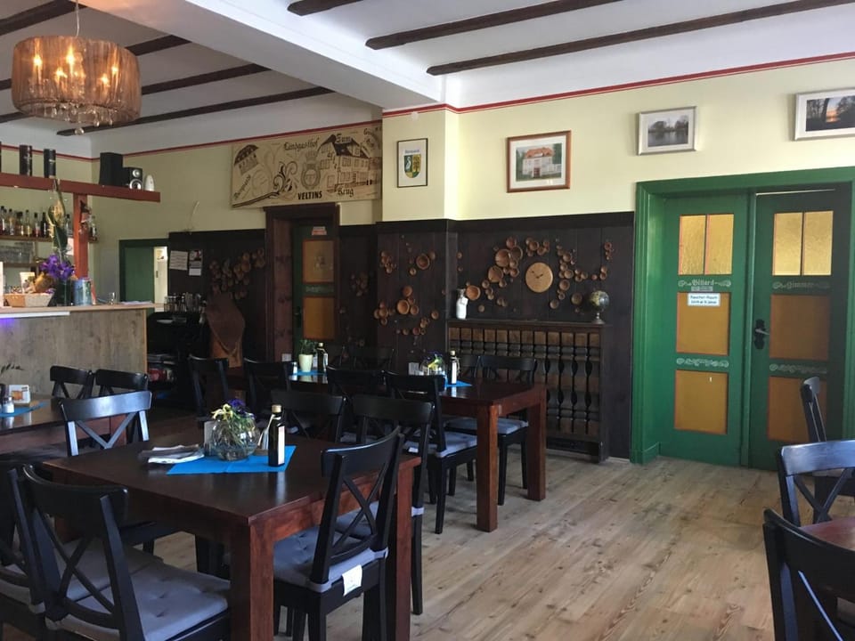 Restaurant/places to eat
