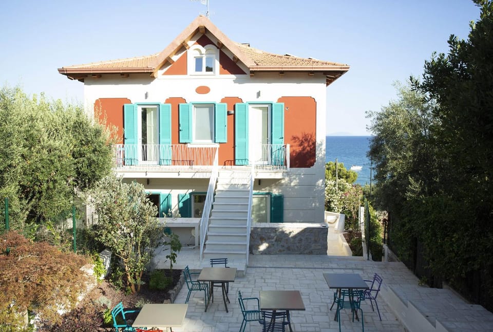 Property building, Facade/entrance, Garden view