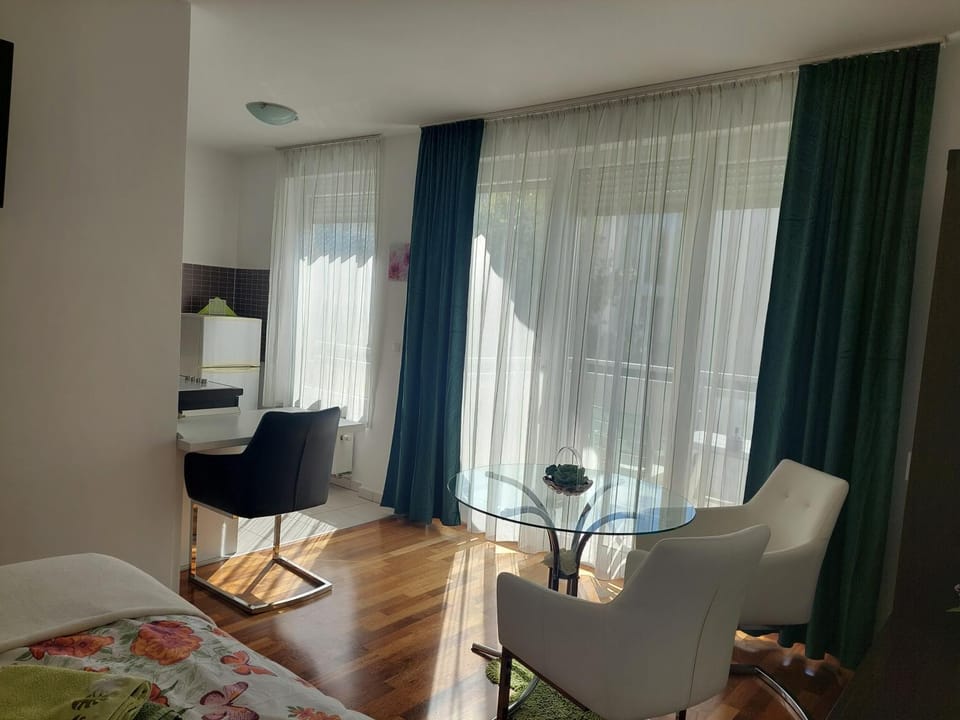 Apartman Zelena Oaza-SelfCheckIns parking free Apartment in City of Zagreb