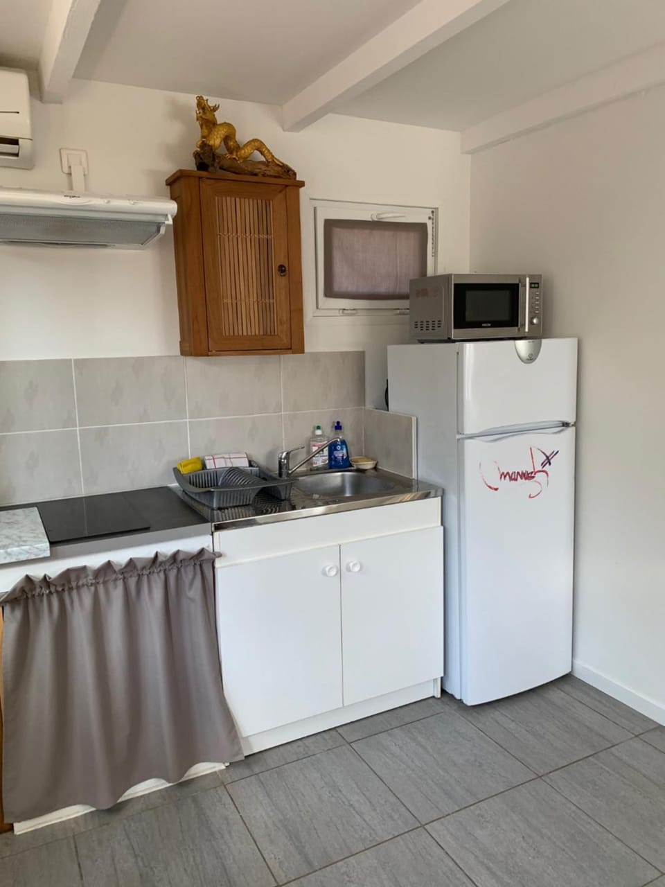 JOLI STUDIO INDEPENDANT 20m² AVEC JARDIN Apartment in Saint-Maximin-la-Sainte-Baume