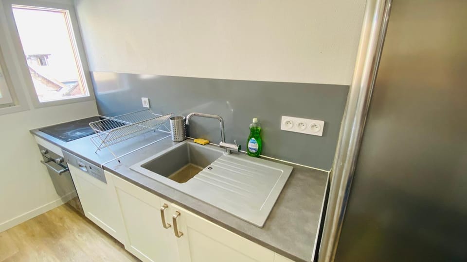 Kitchen or kitchenette, Communal kitchen