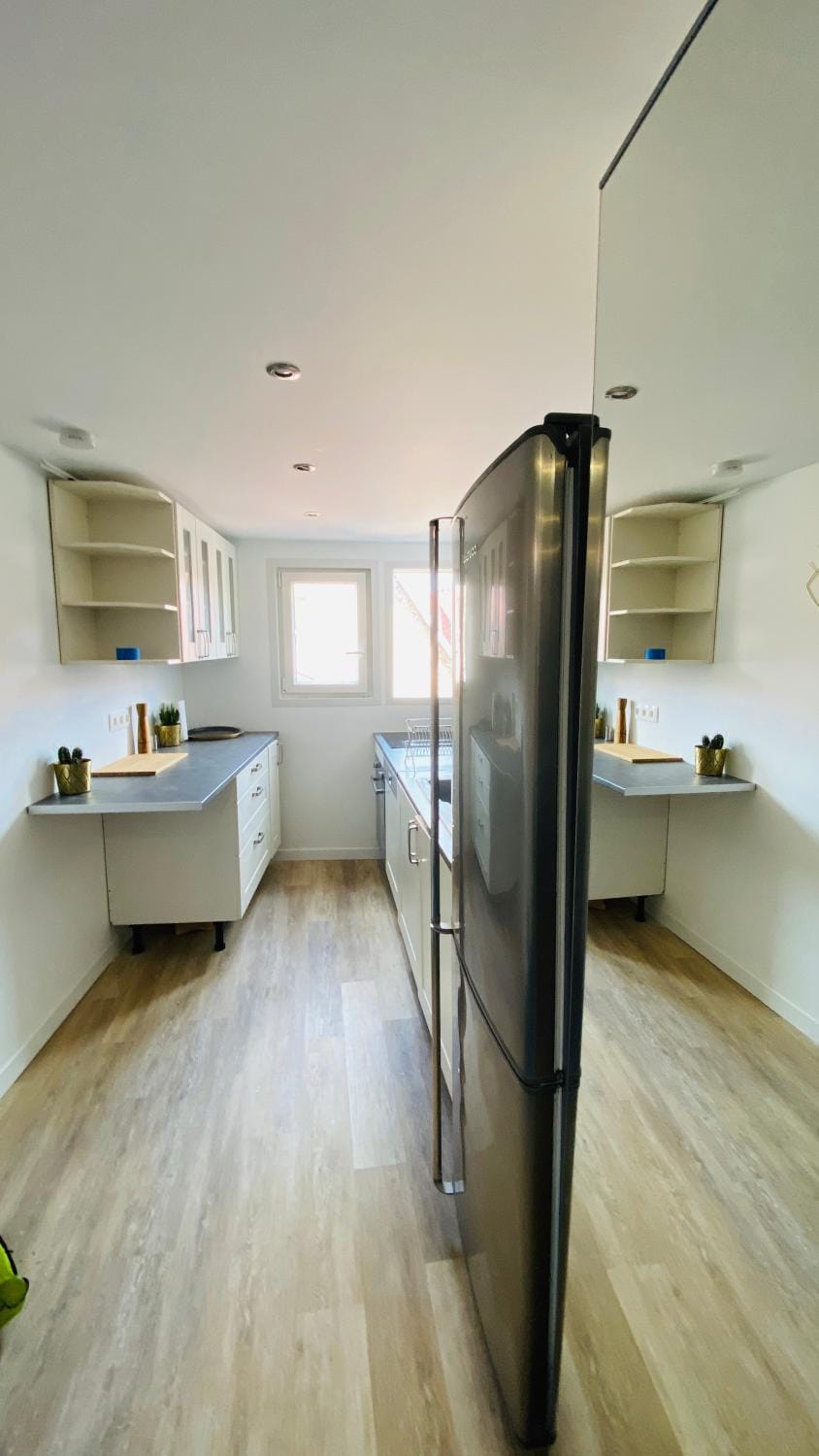 Kitchen or kitchenette