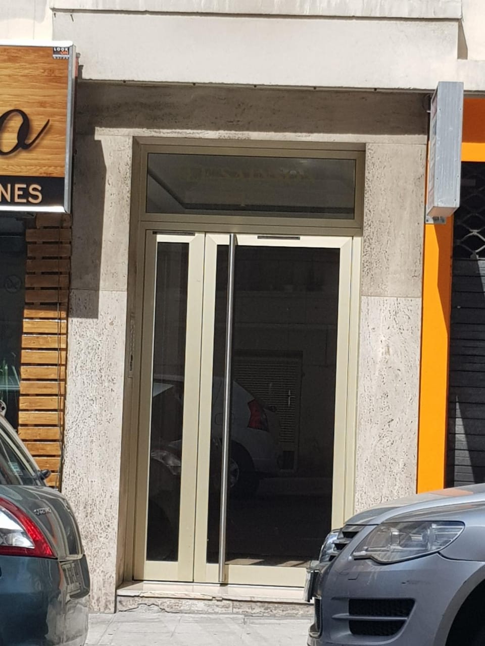 Facade/entrance