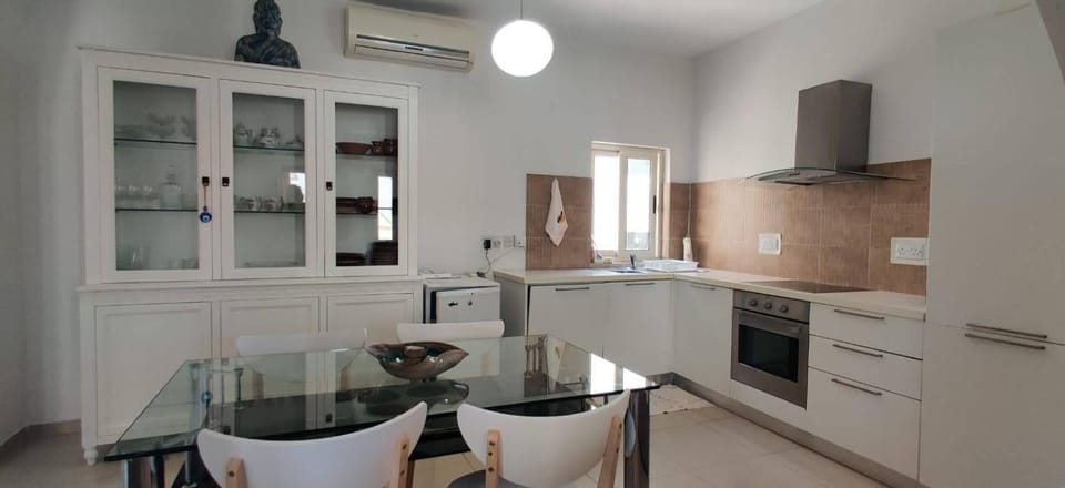Confortable and Quiet Apartment in St. Julian Apartment in Saint Julians