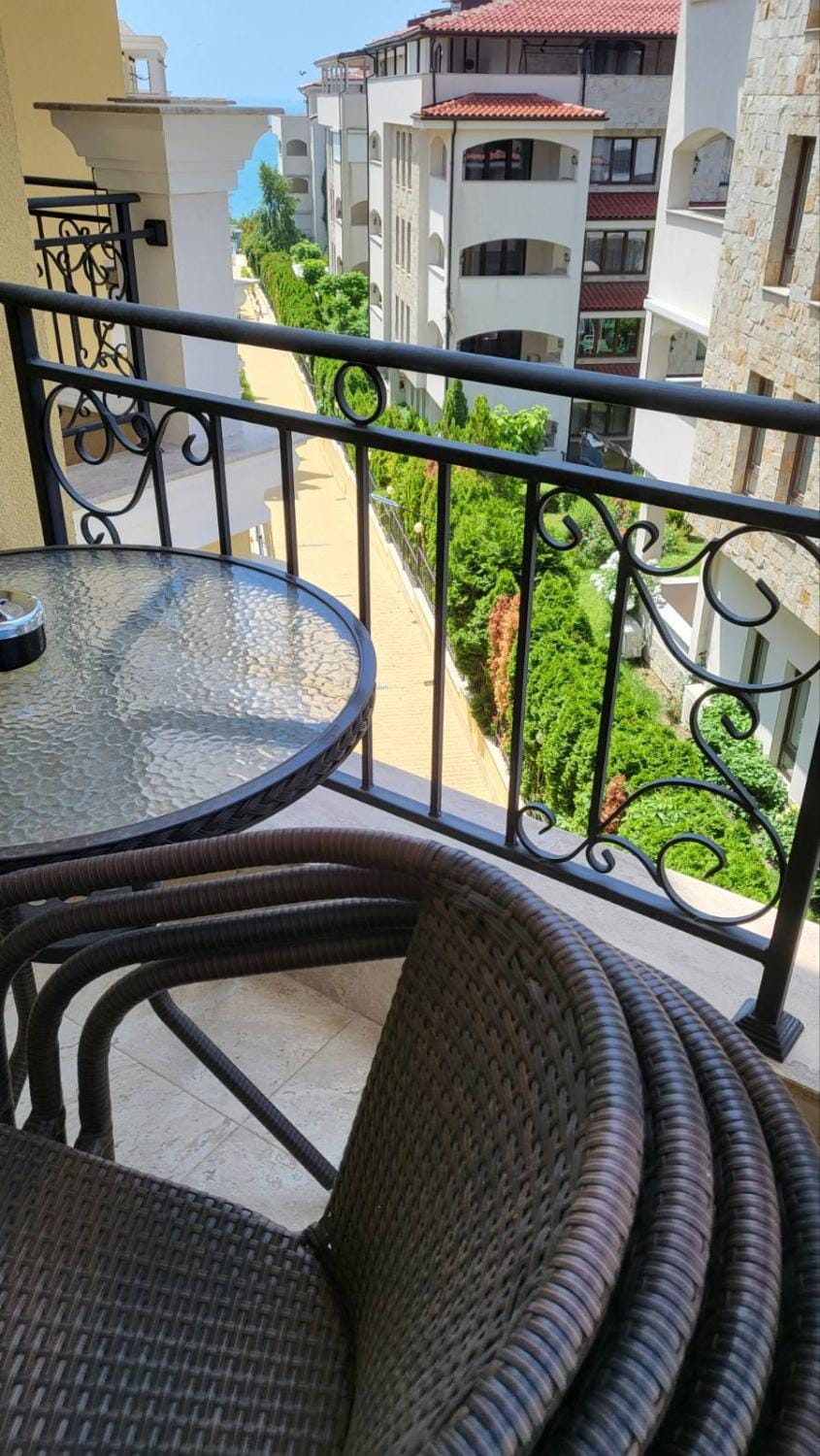 View (from property/room), Balcony/Terrace