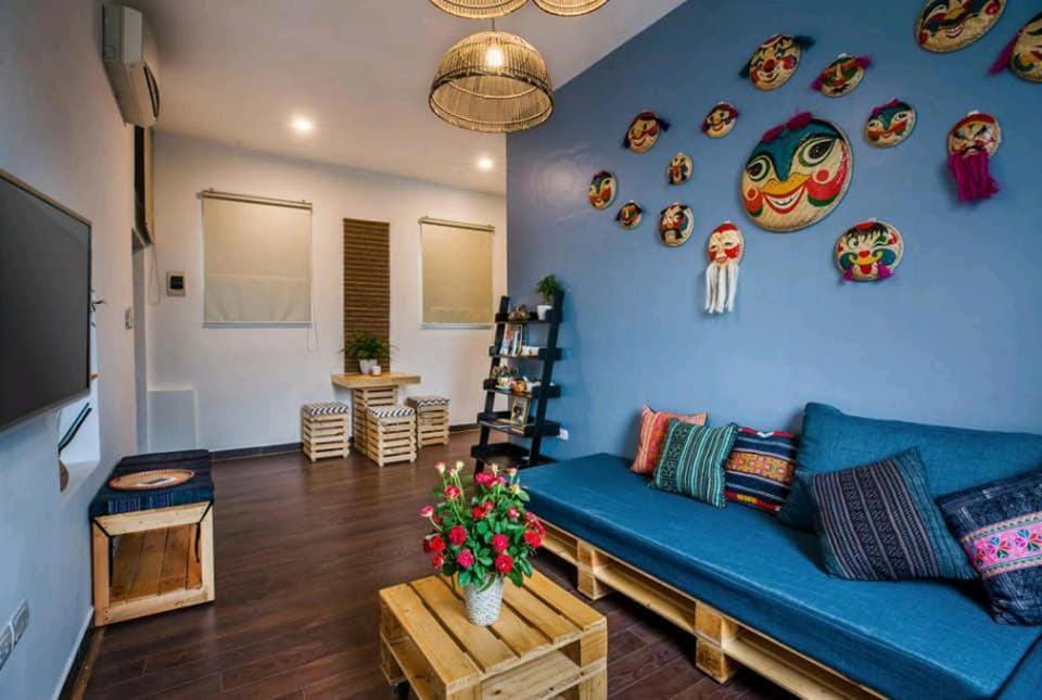 Communal lounge/ TV room, Living room, Seating area