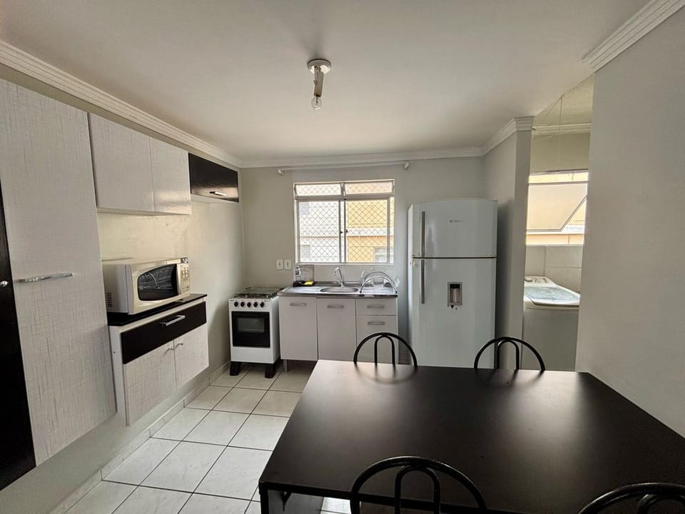 Apto 3 quartos próximo aeroporto net 500 Mb, garagem e smart tv Apartment in São José dos Pinhais