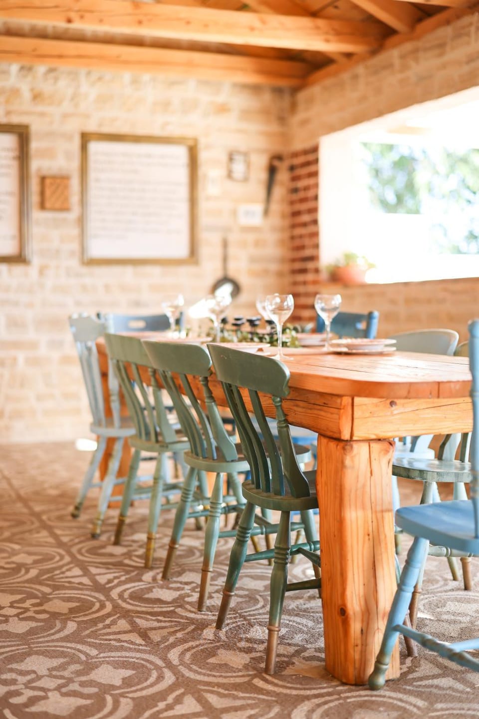 Seating area, Dining area