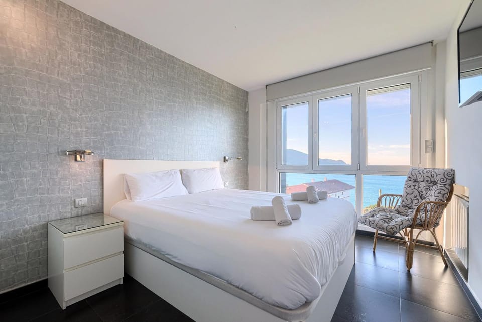 Vistas 180º, al mar, puesta de sol, Free Wifi-parking Apartment in Bakio