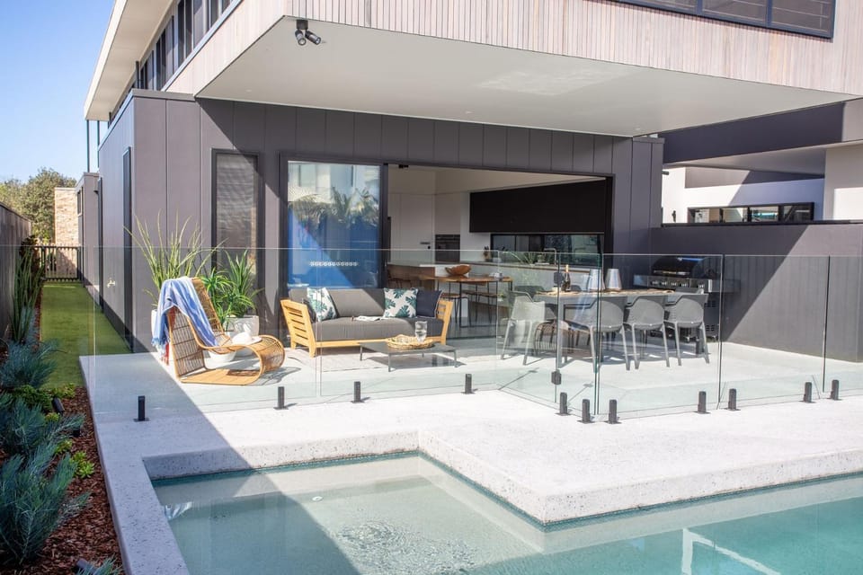 Breeze at Salt - Beachside, Heated Pool, Wheelchair Access House in Kingscliff