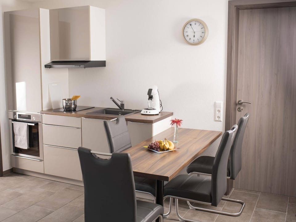 Property building, Kitchen or kitchenette, Living room