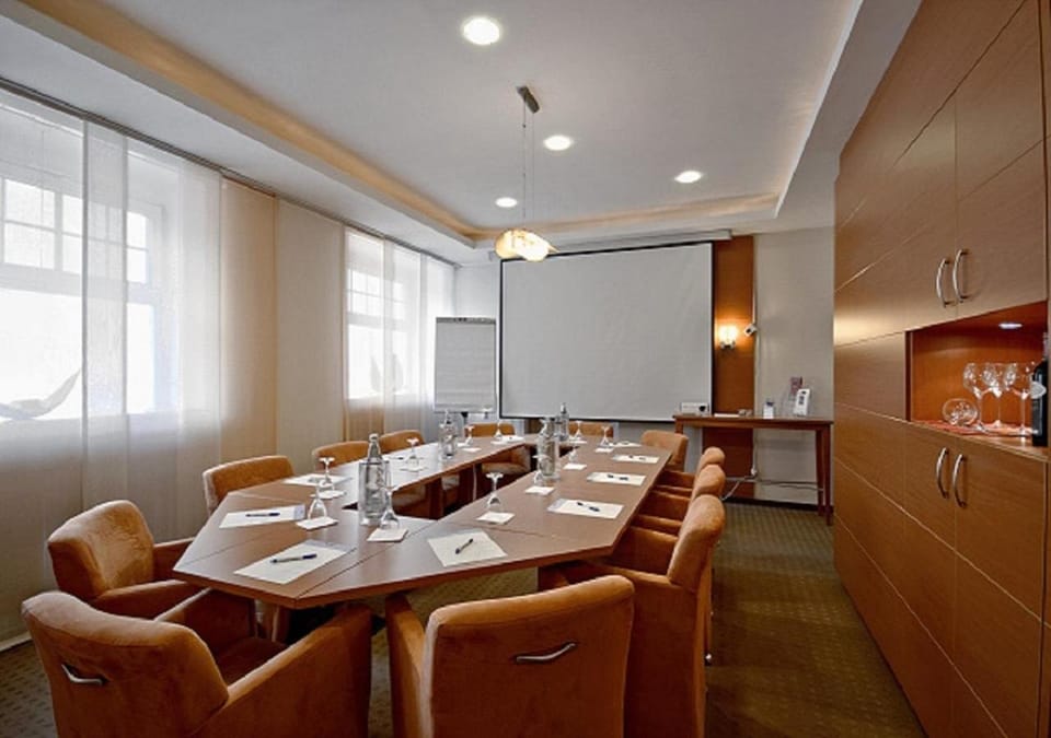 Meeting/conference room