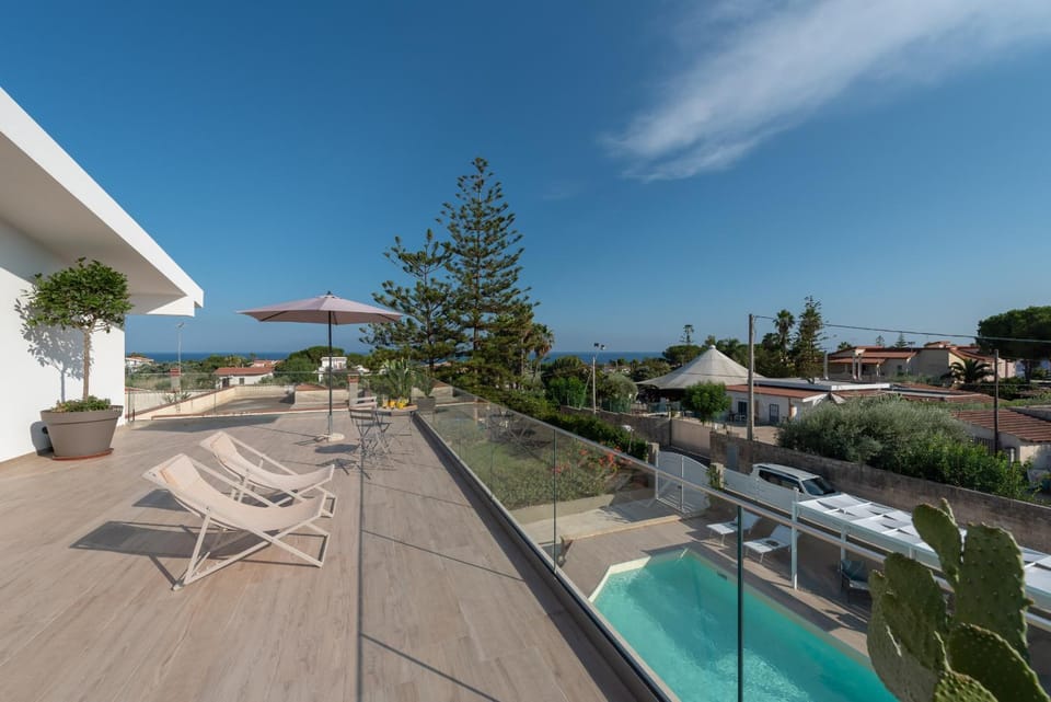 Balcony/Terrace, Pool view