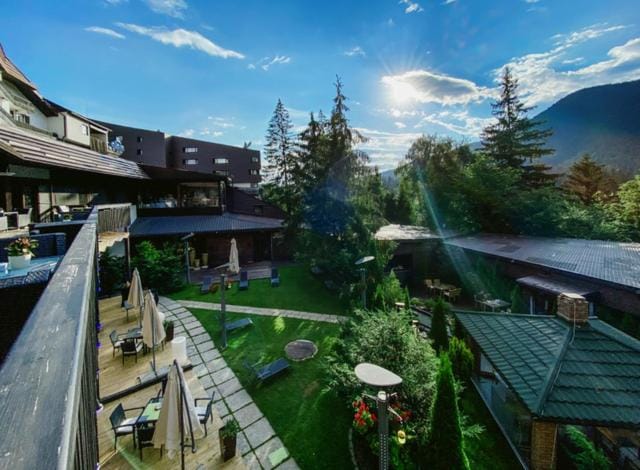 Day, Natural landscape, Garden, Garden view, Mountain view