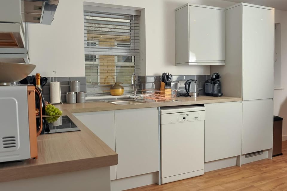 Kitchen or kitchenette, kitchen, kitchen