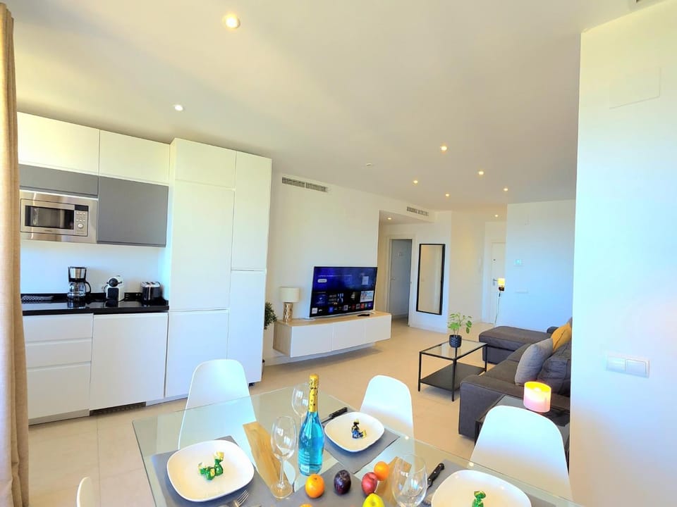 La Nogalera Vistas Modern 3bed 2 Bath with seaviews and private parking by NAMASTE ELITE Apartment in Torremolinos