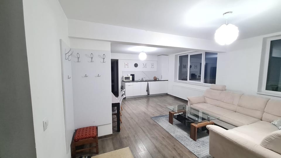 TV and multimedia, Kitchen or kitchenette, Living room, Seating area
