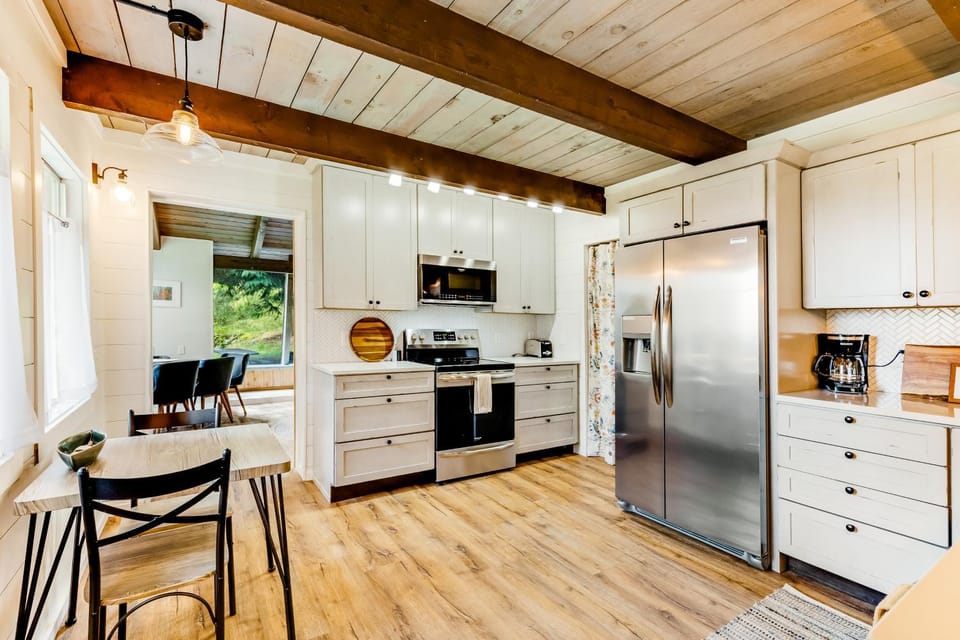 Tall Cedars Cabin By The Water Cabin in Washington