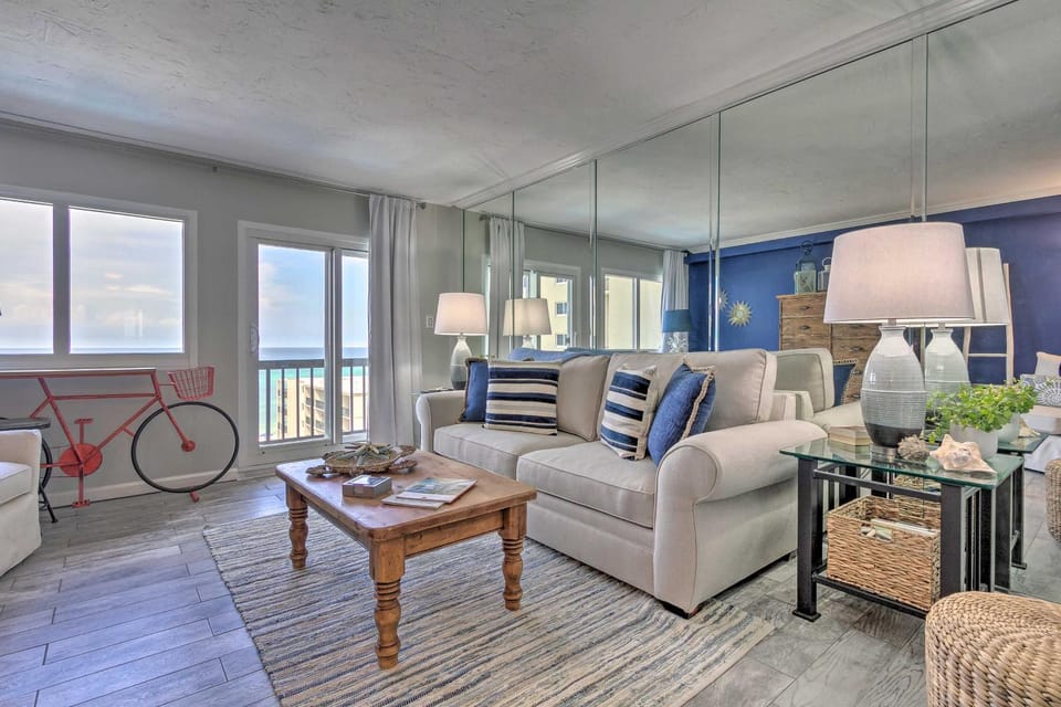 Pinnacle Port Getaway w/ Ocean View + Pool Access! House in Sunnyside