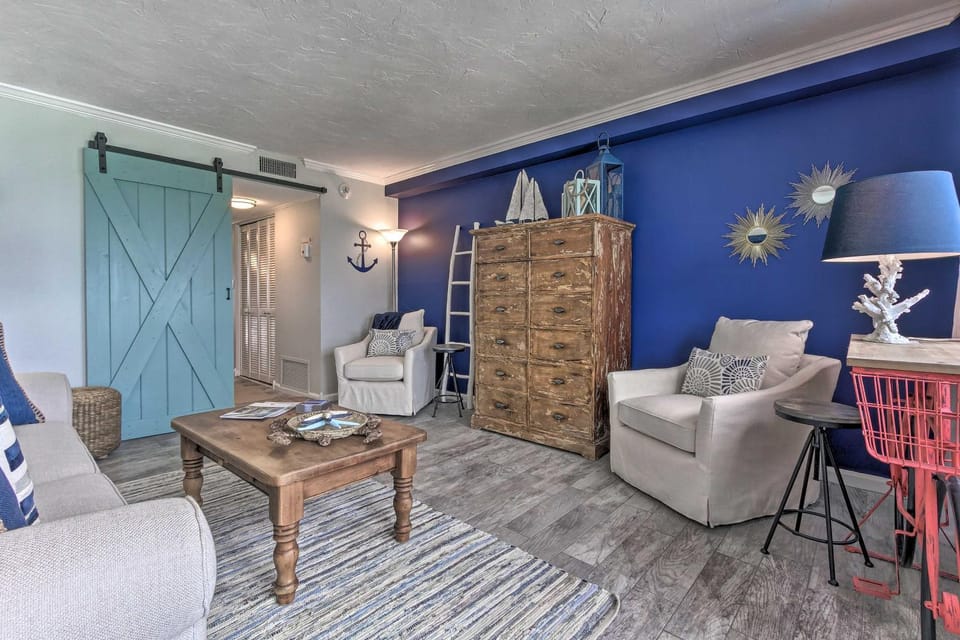 Pinnacle Port Getaway w/ Ocean View + Pool Access! House in Sunnyside