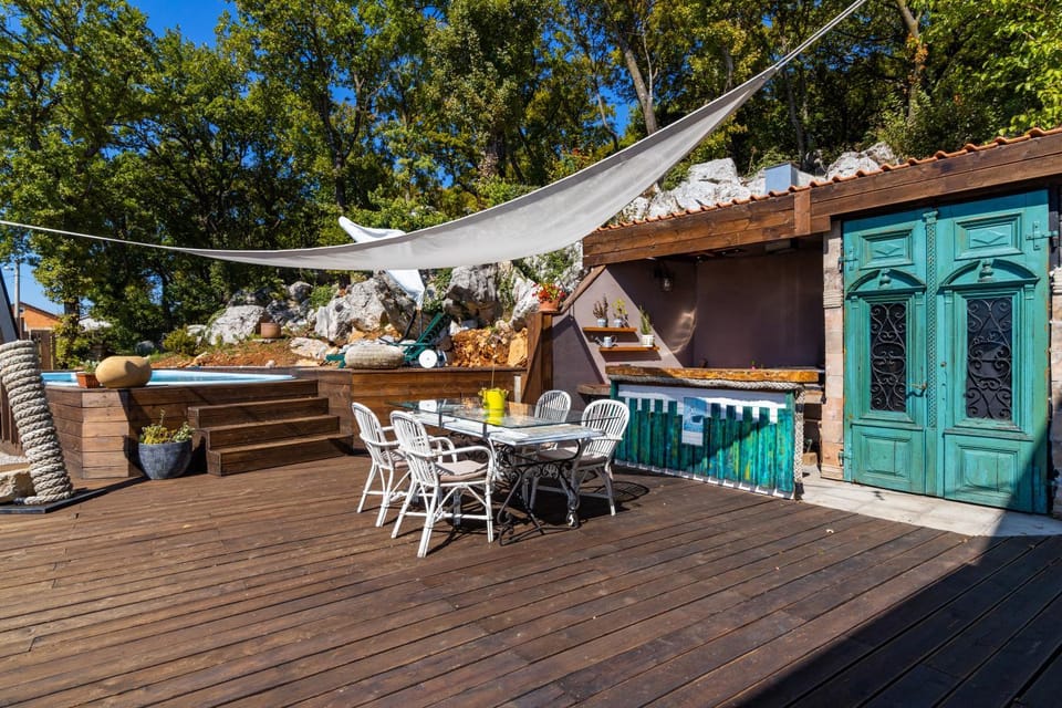 Patio, BBQ facilities