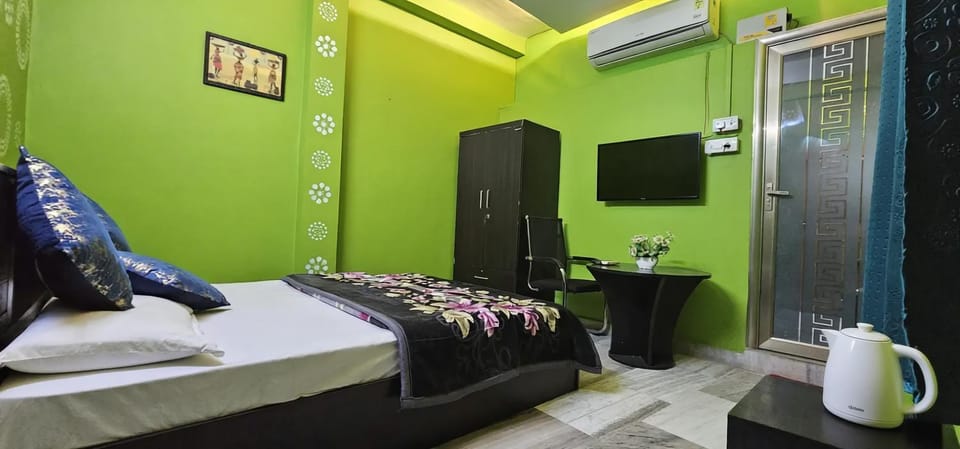 Bed, TV and multimedia, Photo of the whole room, Bedroom, air conditioner