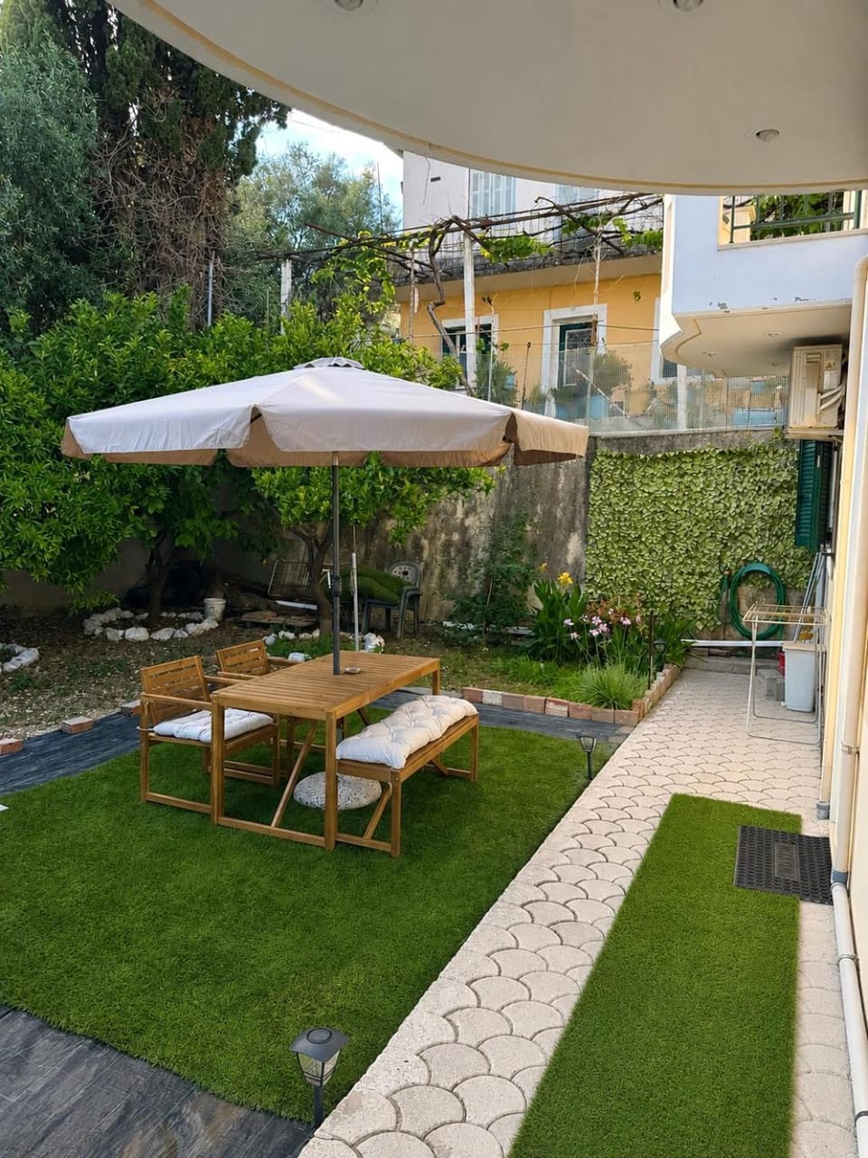 Property building, Facade/entrance, Garden