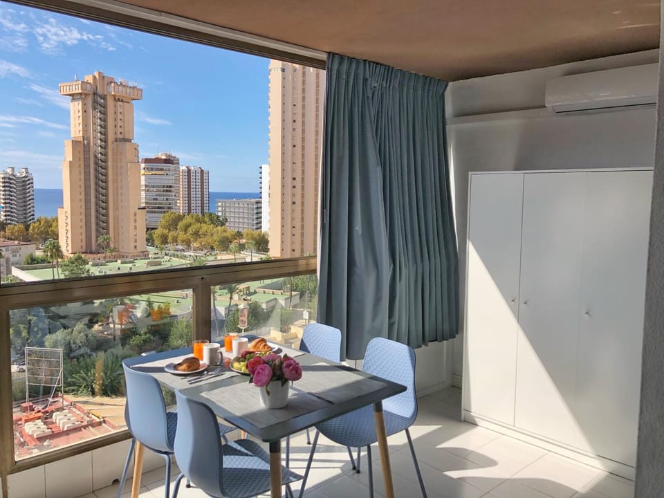 View (from property/room), Balcony/Terrace, Dining area