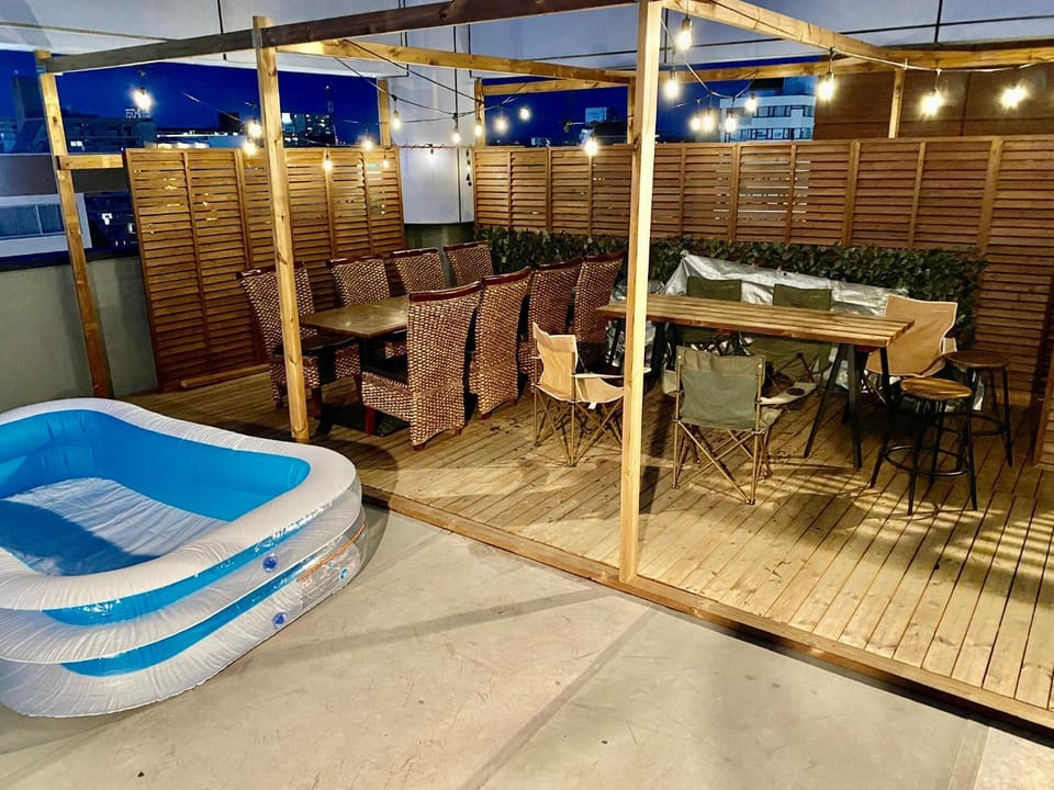 Swimming pool, Swimming pool