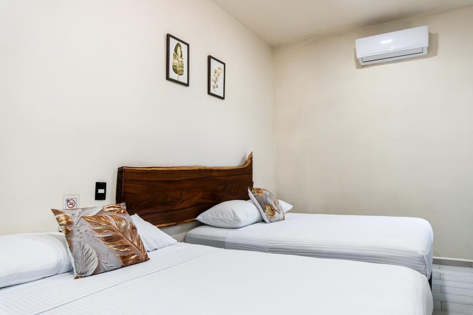 Bed, Photo of the whole room, Bedroom, air conditioner