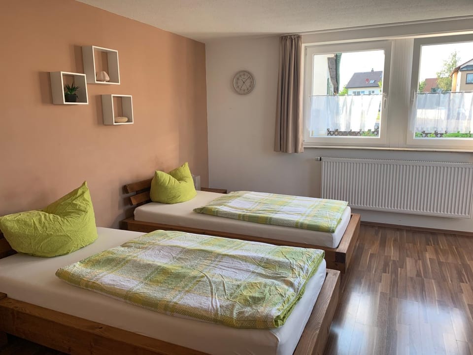 Bed, Photo of the whole room, Decorative detail, Seating area, Bedroom, Area and facilities