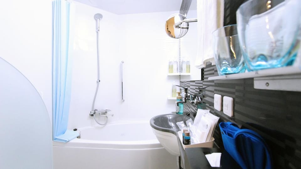 Shower, Bath, towels