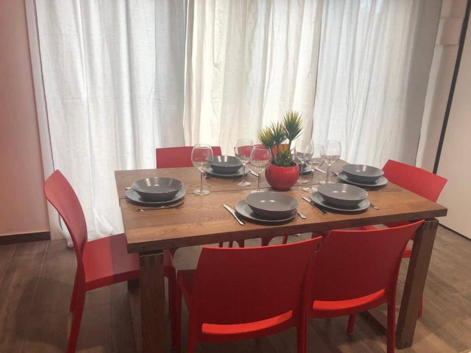 Restaurant/places to eat, Dining area