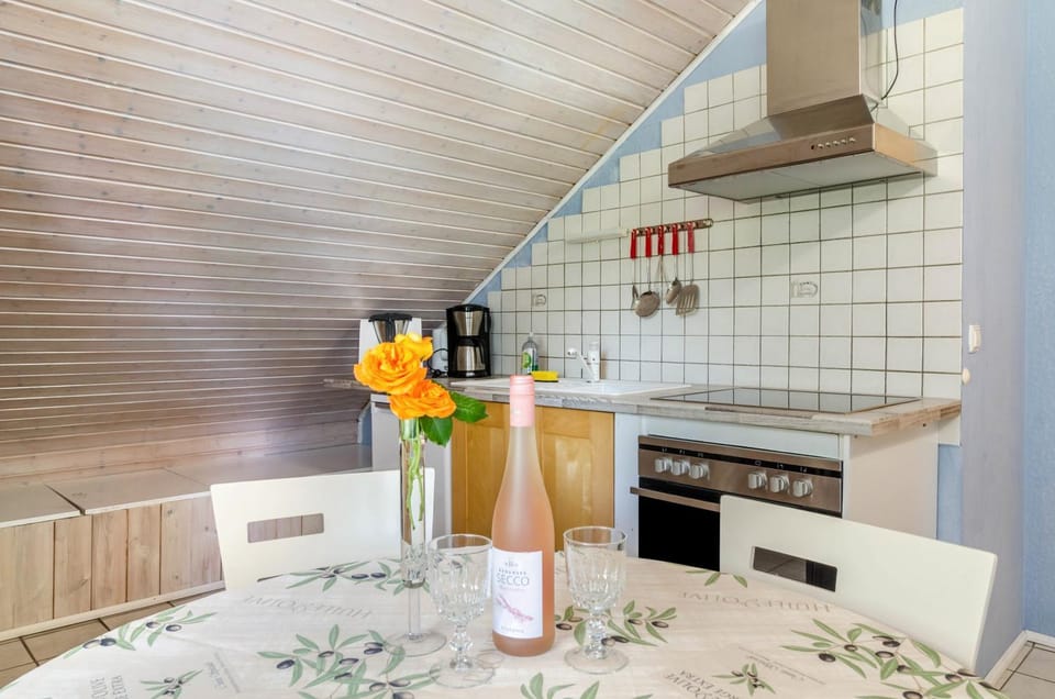 Property building, Kitchen or kitchenette, Living room