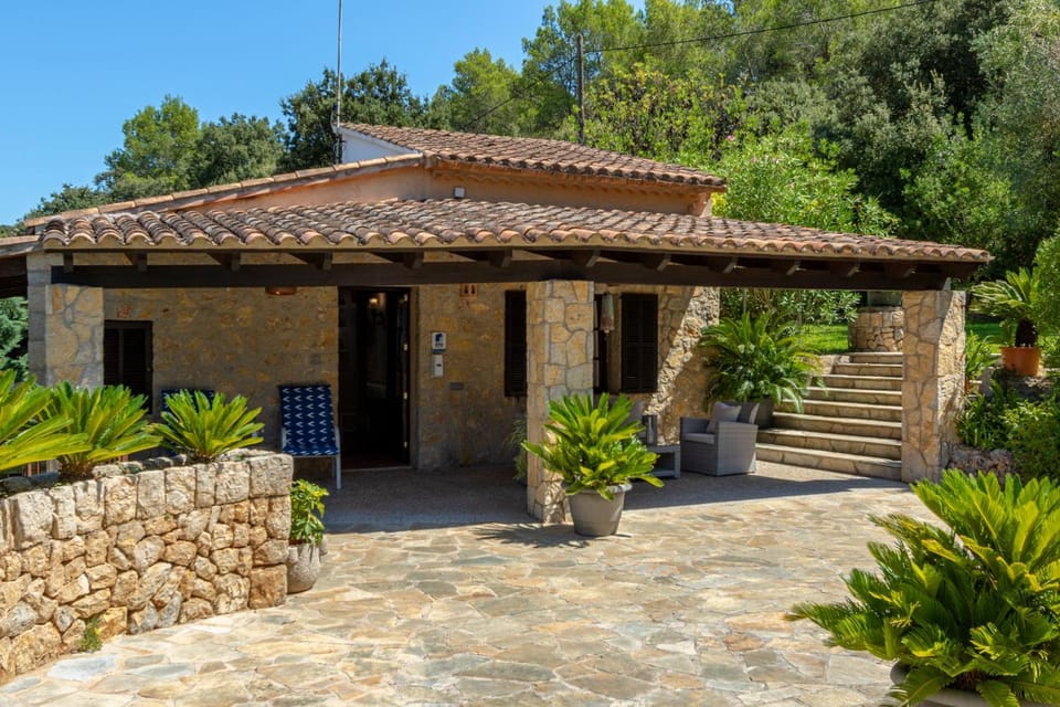 Property building, Facade/entrance, Off site, Garden