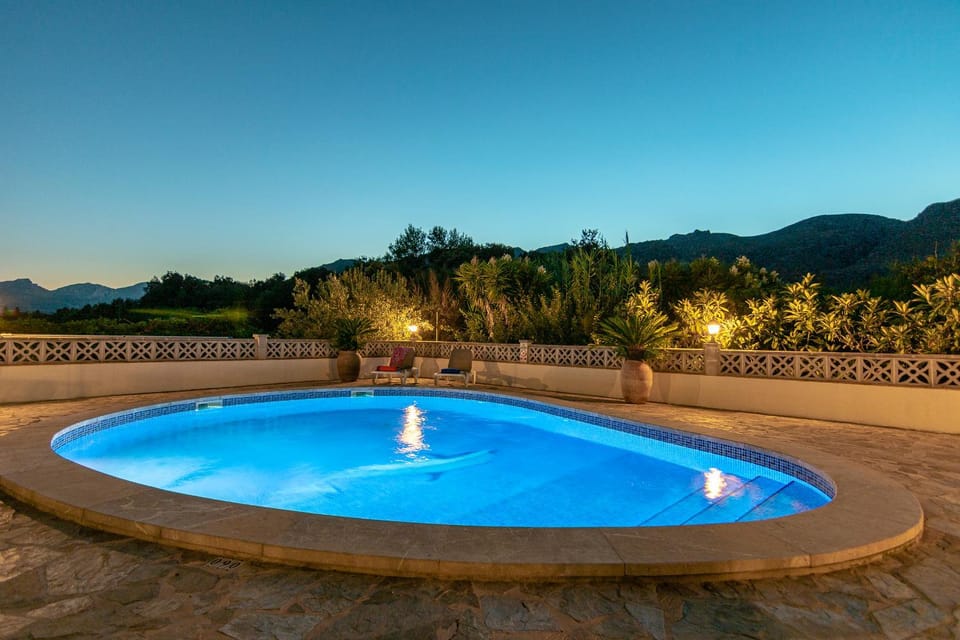 Swimming pool, Swimming pool