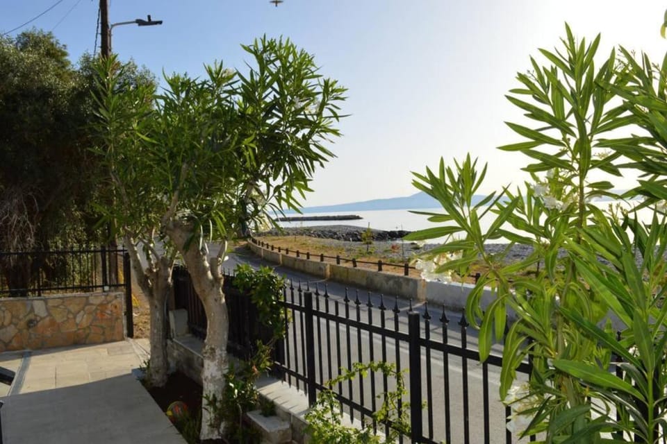 Melenia's Sea Front House House in Messenia