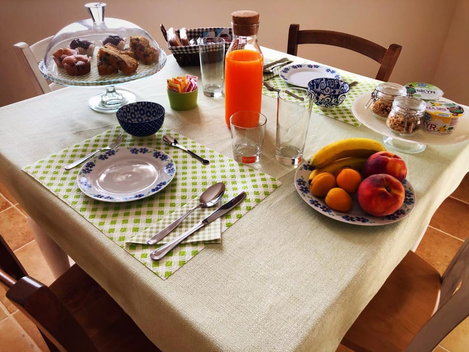Buffet breakfast, Italian breakfast
