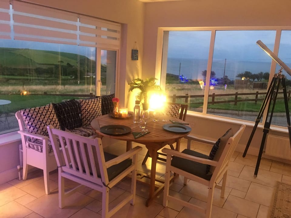Restaurant/places to eat, Lounge or bar, Sunrise, Sunset