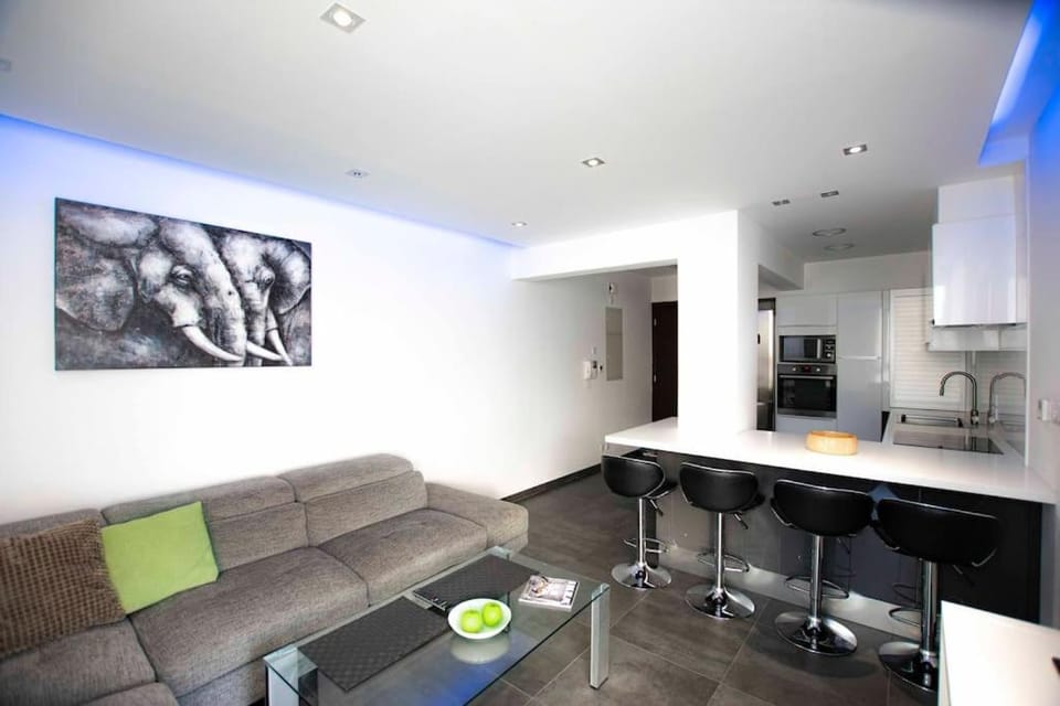 Living room, Seating area, oven